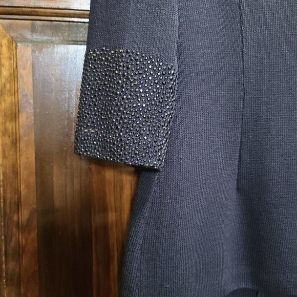 St John Knits Suit Set - Picture 4 of 5